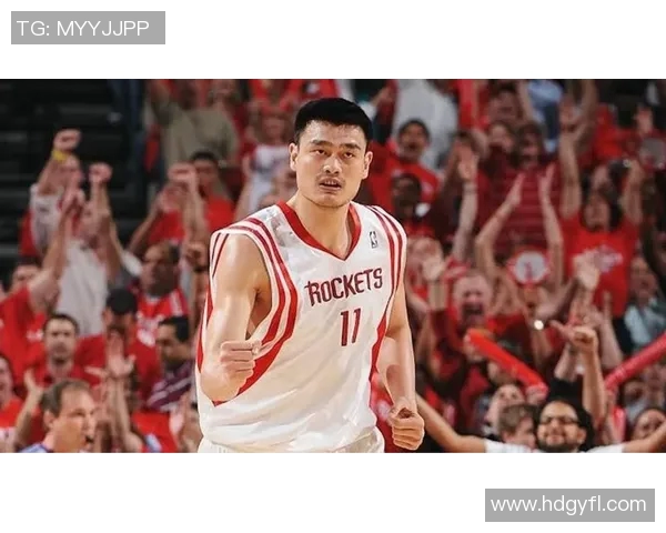 姚明重返赛场展现惊人扣篮能力引发球迷热议